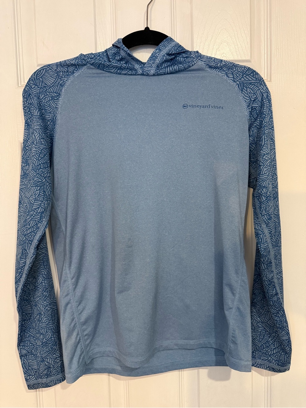 Vineyard Vines Men’s Sky Blue Hooded Performance Shirt